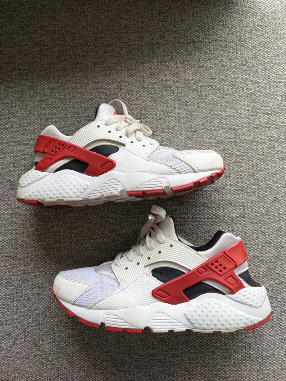 Nike Kids White and Red Low-Top Sneakers